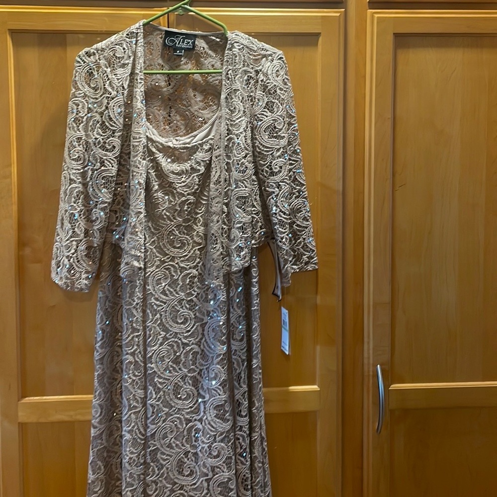 Bought at Macys, perfect for a wedding that you are attending and fancy outings!